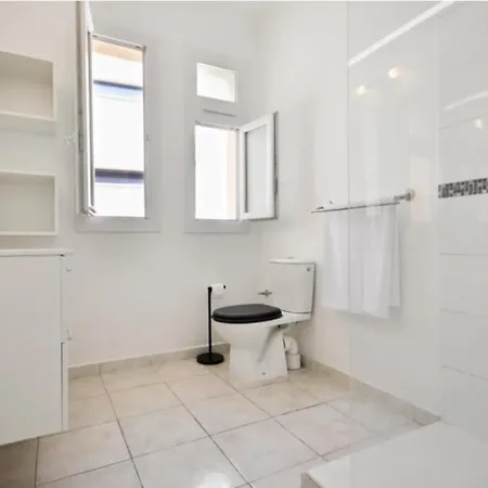 Stylish 3p, 2 Pas La Croisette