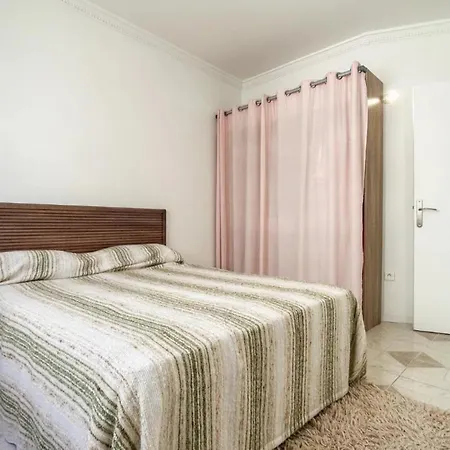 Stylish 3p, 2 Pas La Croisette