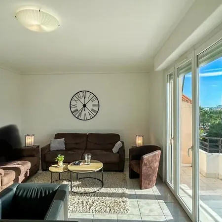 Stylish 3p, 2 Pas La Croisette Apartment